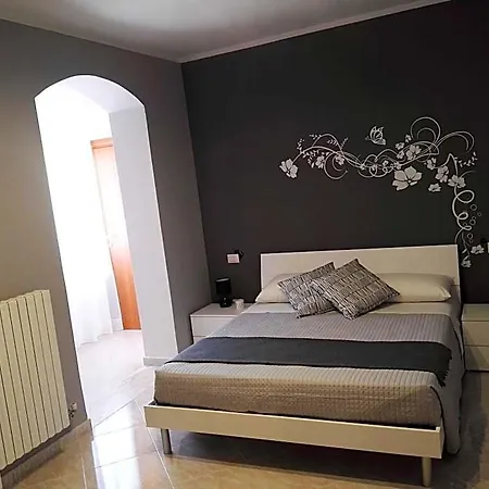 Black-and-white Bed & Breakfast Gallipoli