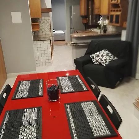 Bed & Breakfast Black-and-white 3*