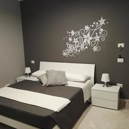 Black-and-white Bed & Breakfast 3*