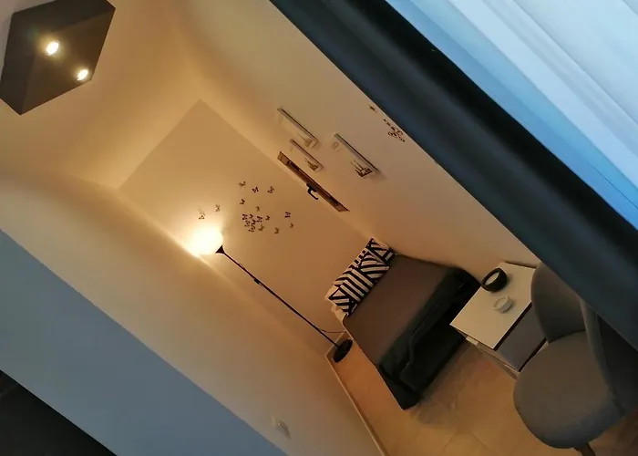 Bed & Breakfast Black-and-white 4*