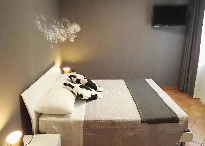 Black-and-white 4* Gallipoli