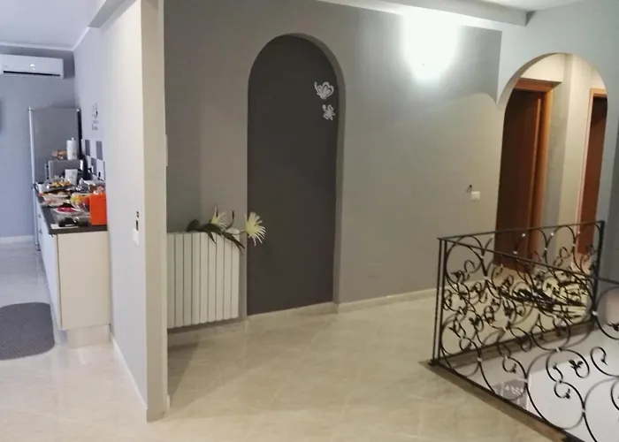 Black-and-white Bed & Breakfast Gallipoli