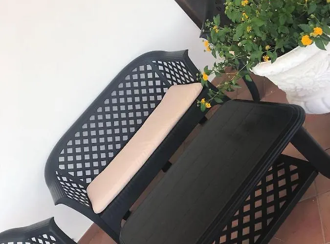 Black-and-white Bed & Breakfast Gallipoli