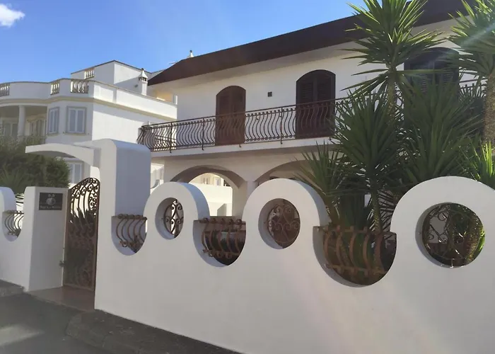 Black-and-white غالّيبولي